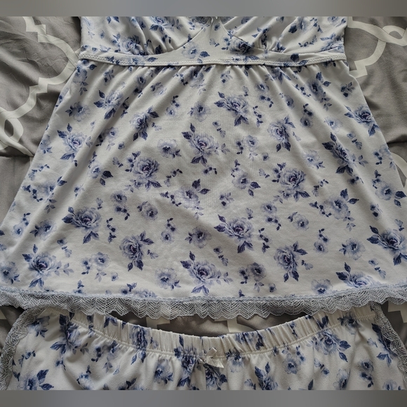 *NWOT* Laura Ashley Women's Large 2-Piece Floral Print Sleep Set - Picture 8 of 16